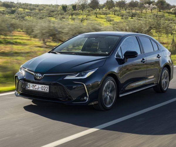 Toyota Corolla Sedan Hybrid 2023 1