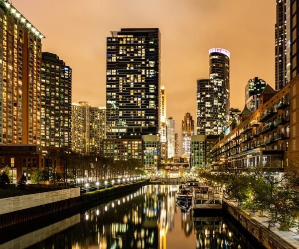 chicago-city-illuminated-buildings-in-the-evening-2024-12-07-16-22-48-utc-1.jpg